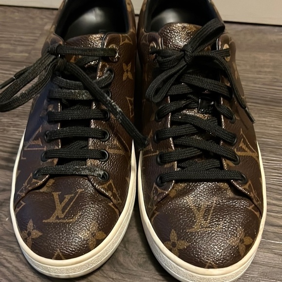 Authentic Louis Vuitton sneakers​​​​​ - Picture 2 of 7